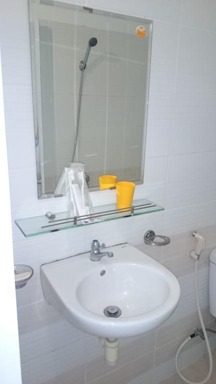 Quang Nhat Hotel На Транг Екстериор снимка